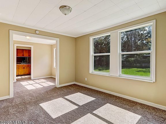 5th image of 2131 THELMA Street