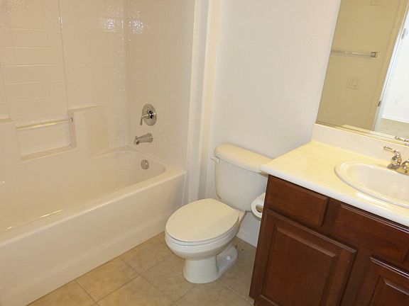 Casita Bathroom - Full