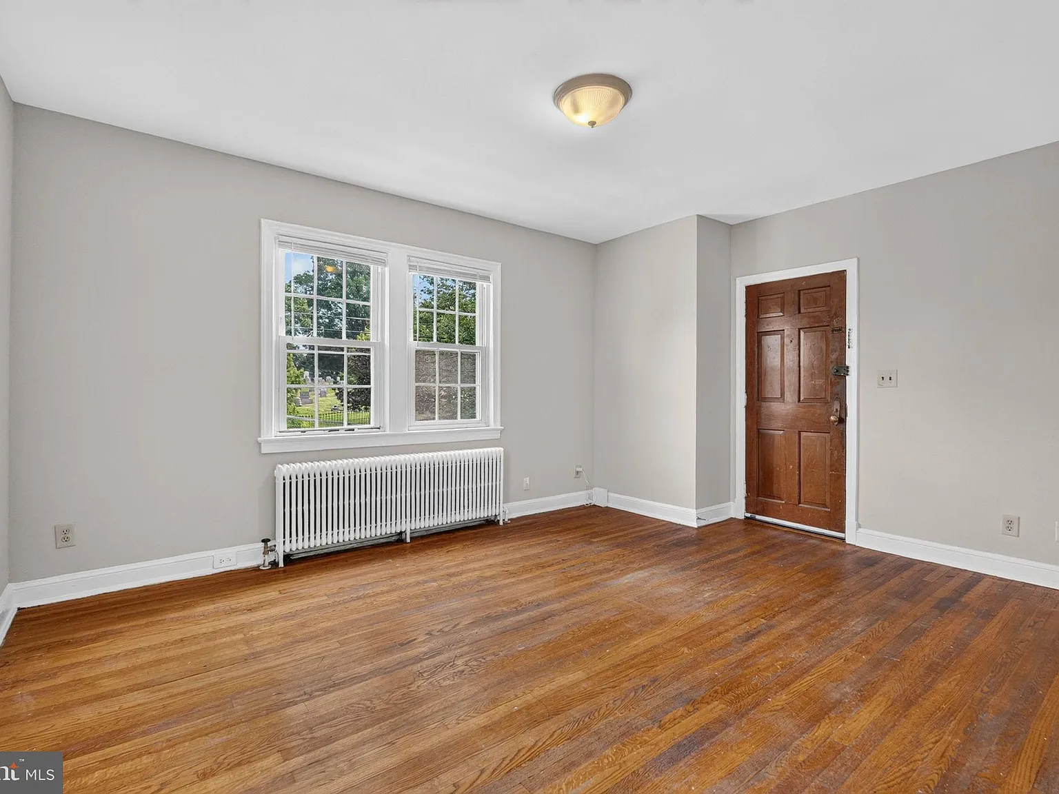 1 bed, 1.0 bath, 2468 sqft, $1,400 — Photo 3