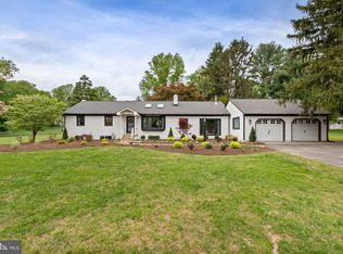755 Applewood Ln, Great Falls, VA 22066