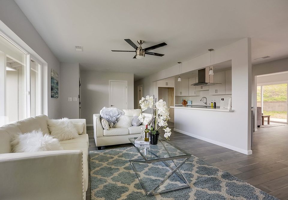1st image of 1916 W Victory Blvd #6