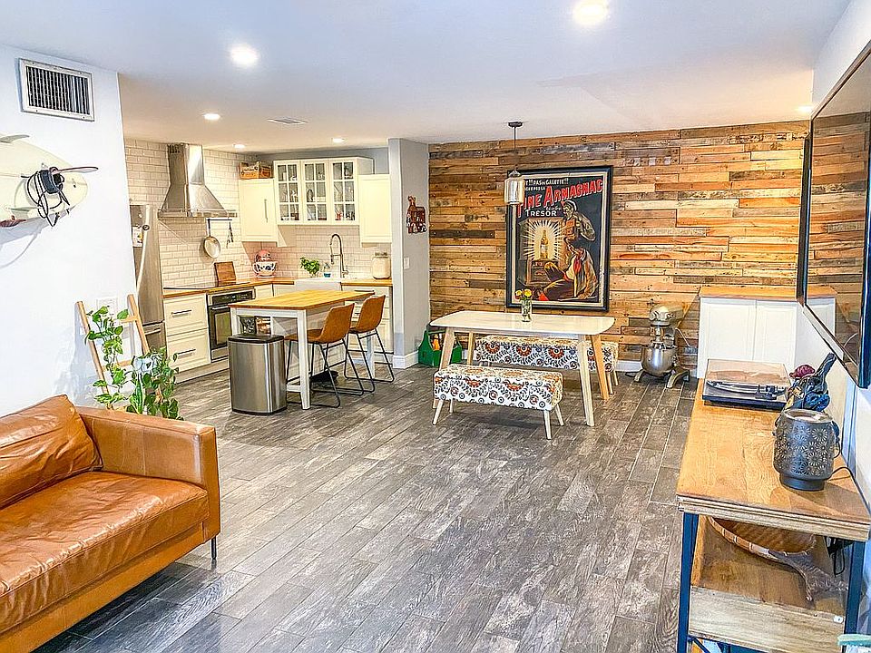Living Room/ Kitchen