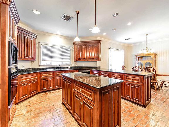3rd image of 203 Longwood Dr
