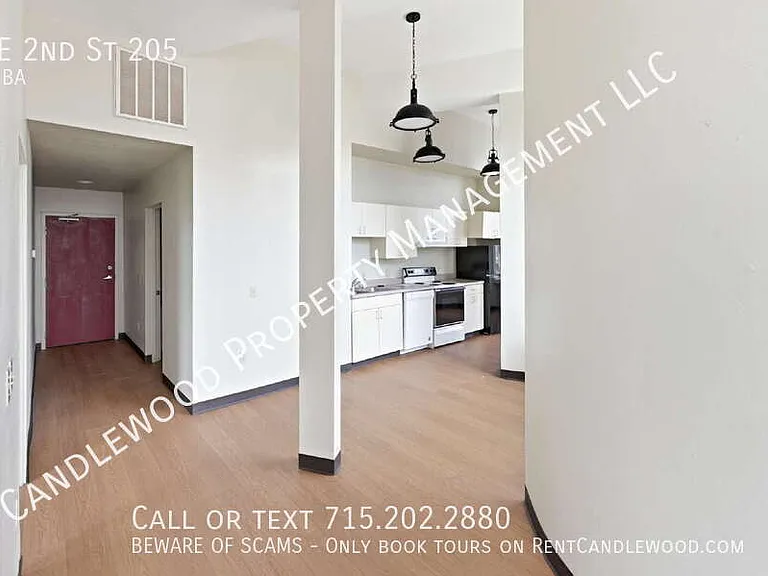 713 E 2nd St #205 — Photo 9