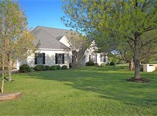 2010 Cynthiana Rd, Paris, KY 40361