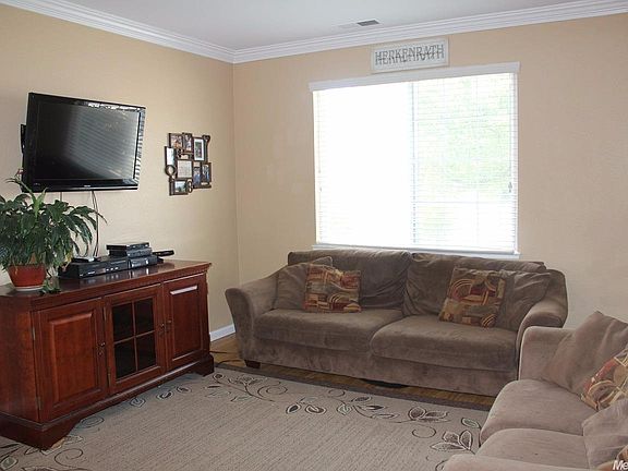 3rd image of 4012 Mount Royal Dr