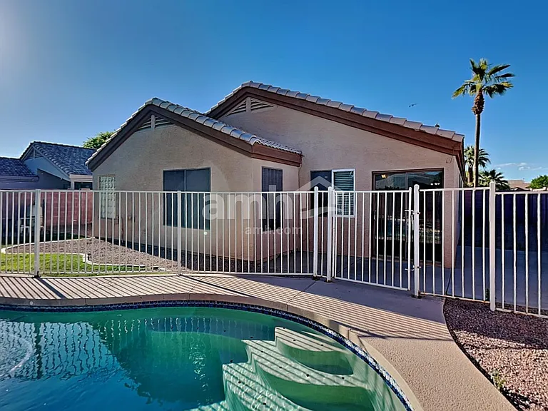 1925 E Palomino Dr — Photo 17