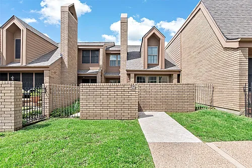 3122 Camelot Dr #33 Photo 1
