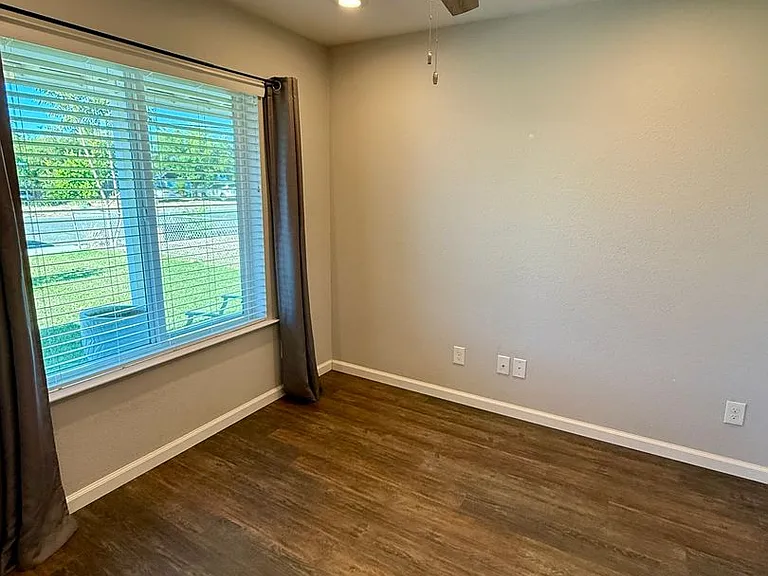 151 E Yolo St — Photo 6