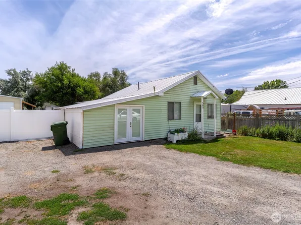 505 Jasmine Street, Omak, WA 98841