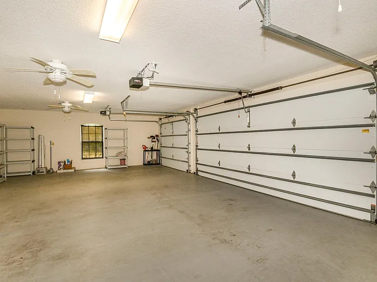 1879 W Pine Ridge Blvd — Photo 36