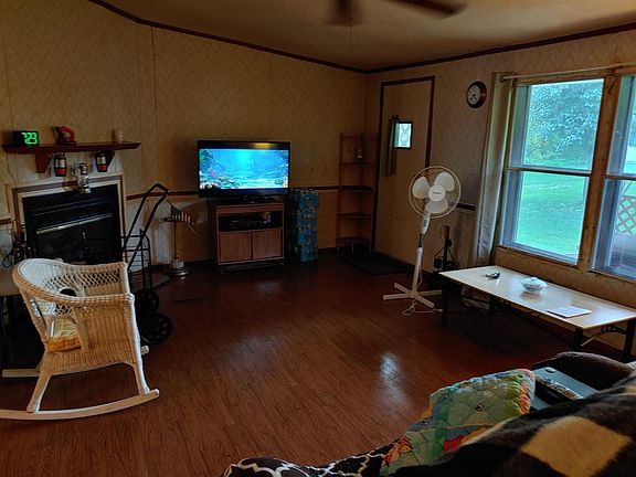 5th image of 176 Mockingbird Ln
