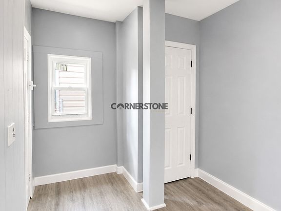 3rd image of 711 E 18th St