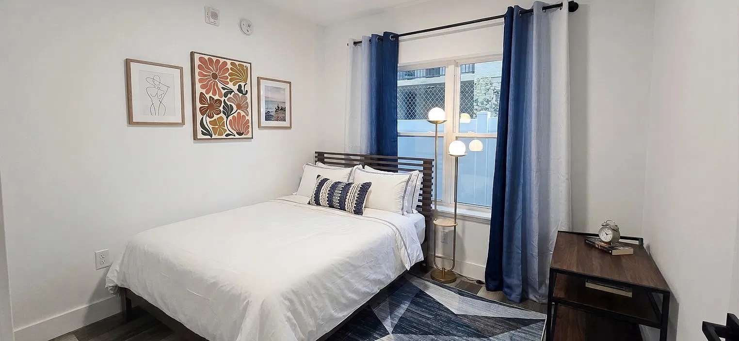 4 bed, $1,300 — Photo 1