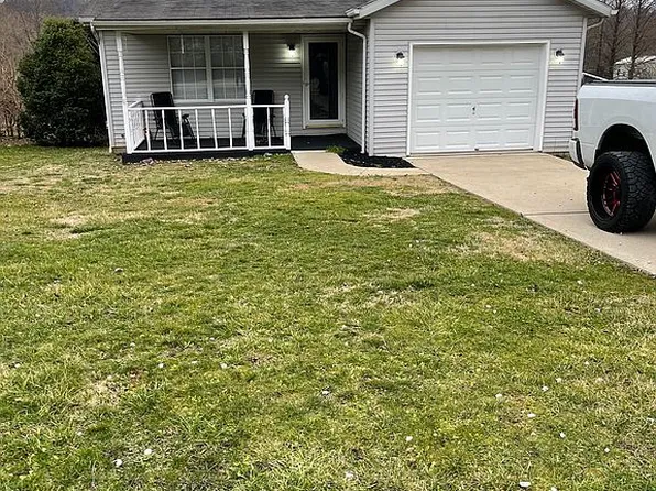 624 4th St W, South Point, OH 45680