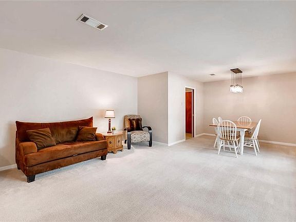 5th image of 2028 Rockcreek Dr