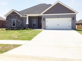 1735 Pecan Creek Dr, Conway, AR 72034
