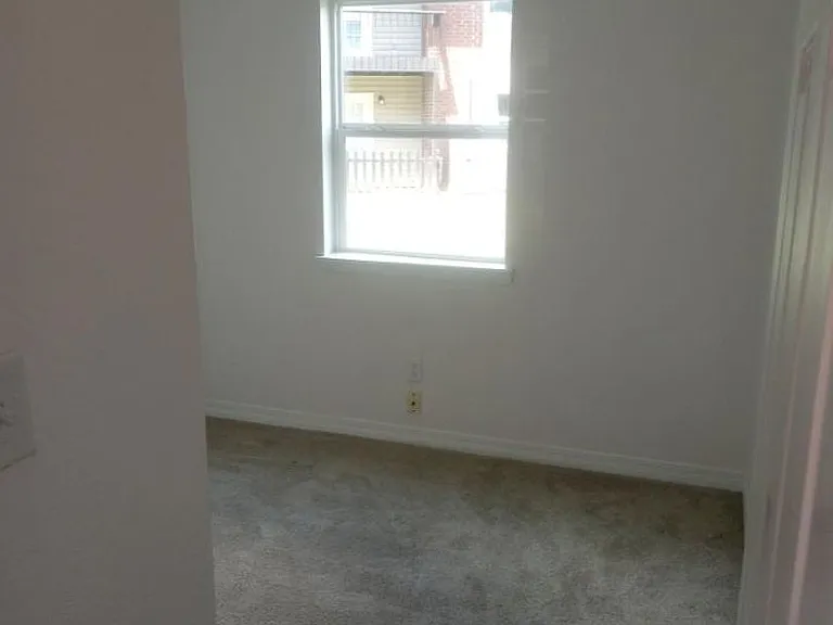 West Towne Apartments — Photo 37