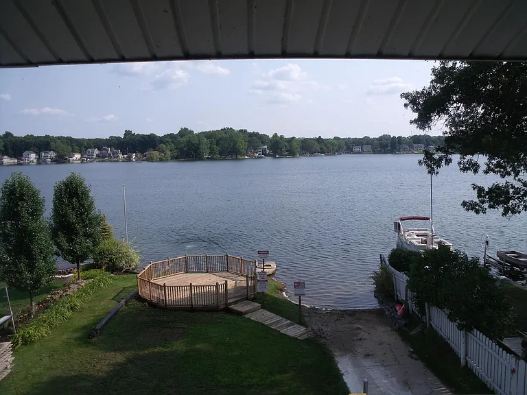 6 N Crooked Lake Dr — Photo 1