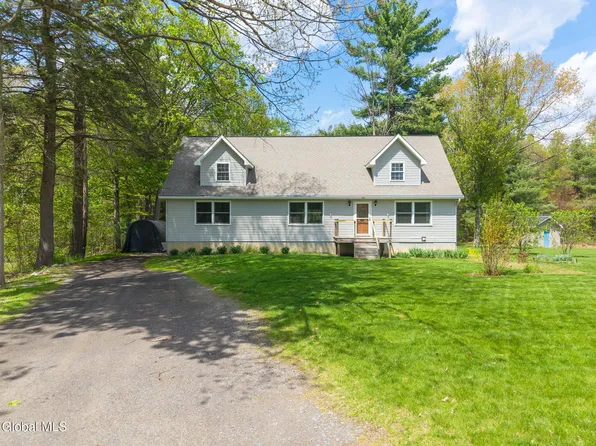 1129 Meadowdale Road, Altamont, NY 12009