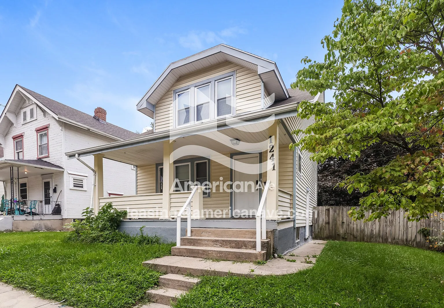 2 bed, 1.0 bath, 1110 sqft, $1,039 — Photo 2