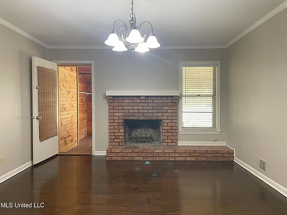 4th image of 1196 Brandywine Dr