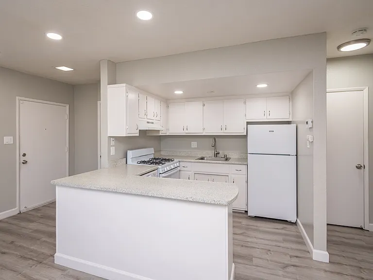 1 Bedroom Livingroom