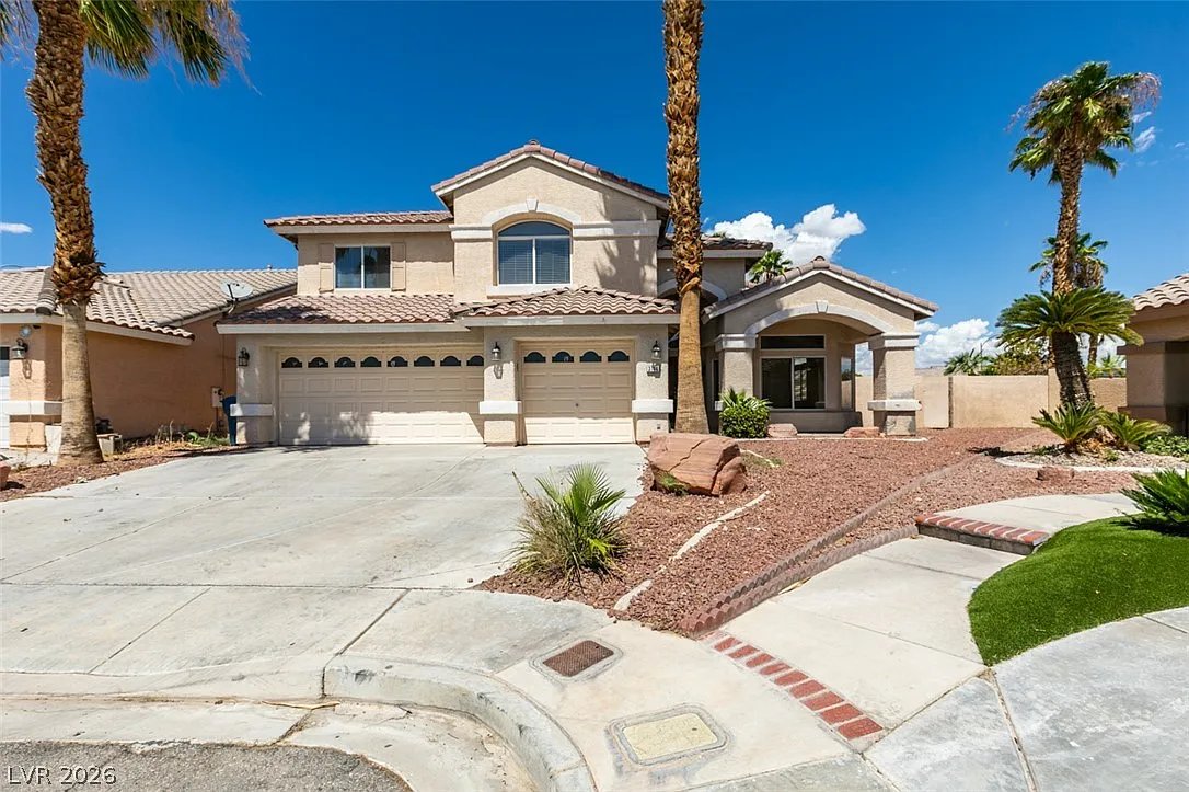 4 bed, 2.5 bath, 2540 sqft, $2,550 — Photo 1