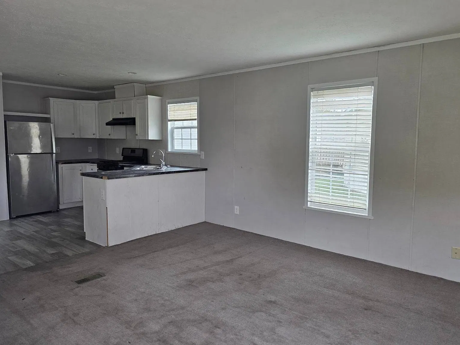 3 bed, 2.0 bath, 860 sqft, $995 — Photo 4
