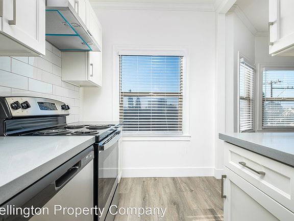 3rd image of 174 41st St #103