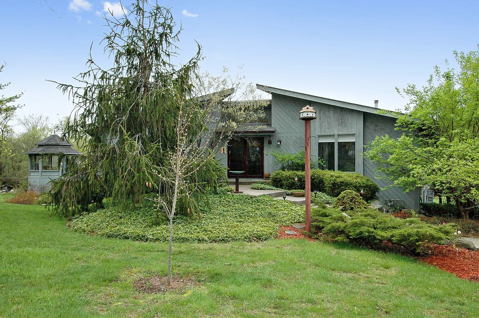 525 Oak Knoll Rd photo 1