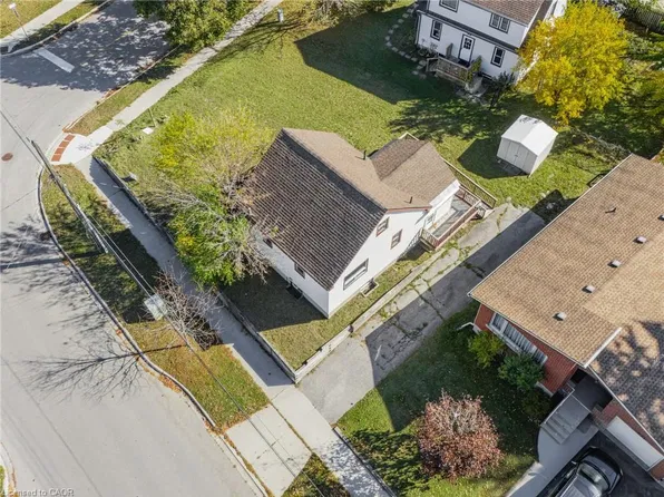 439 Alice Ave, Kitchener, ON N2M 2A3