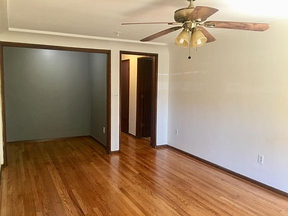 3rd image of 123 1/2 N Yakima Ave #104