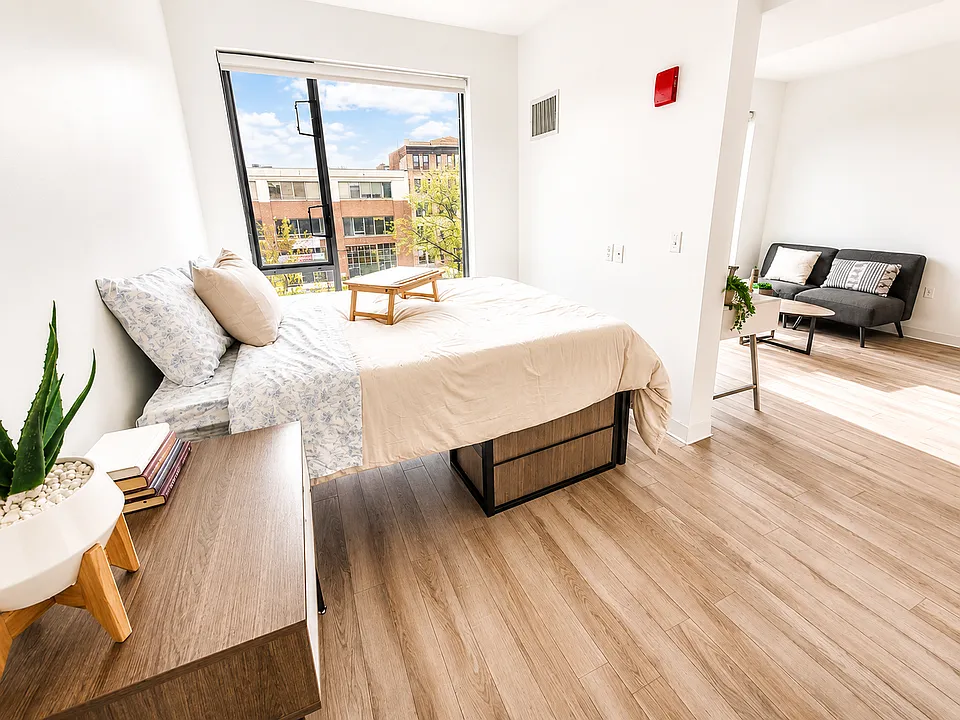 1047A Commonwealth Ave #S9