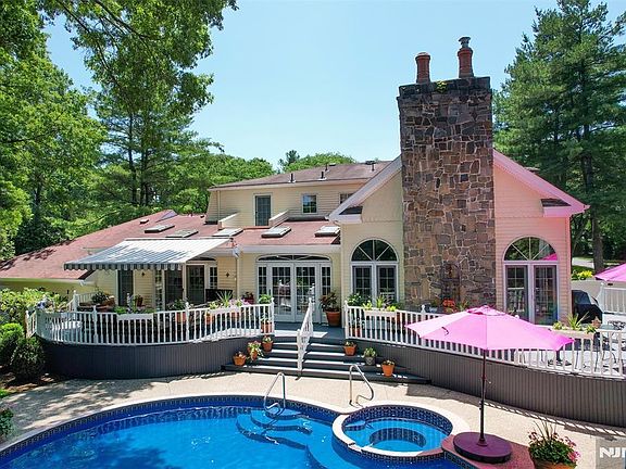 2nd image of 306 Windham Court