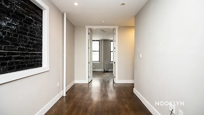 Rented by Nooklyn NYC LLC | media 21