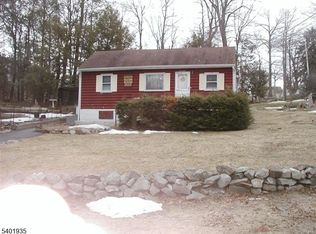 7 Daretown Rd, Hewitt, NJ 07421