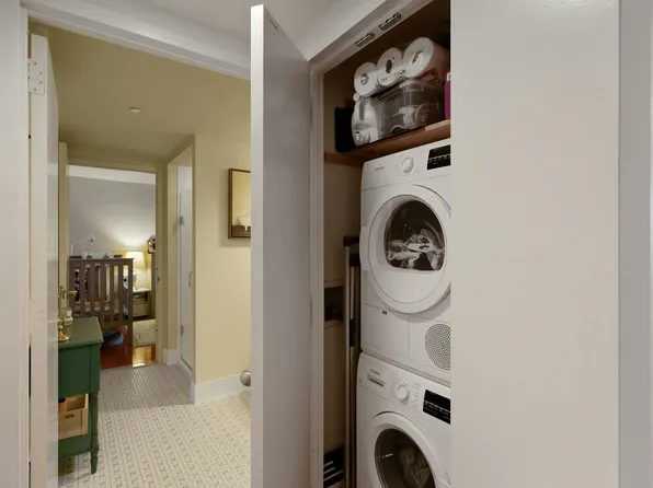 700 Grove Street image 15 of 39