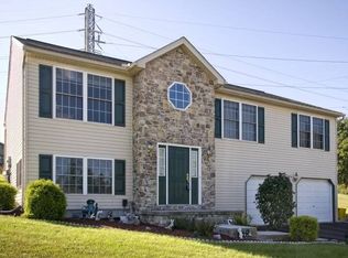 1275 Fox Hollow Dr, Steelton, PA 17113
