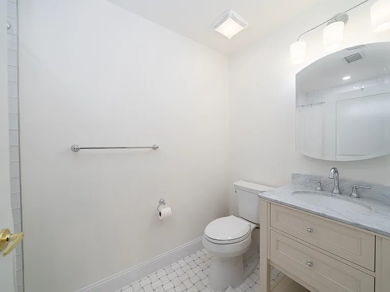 812 Grand St #314 — Photo 12