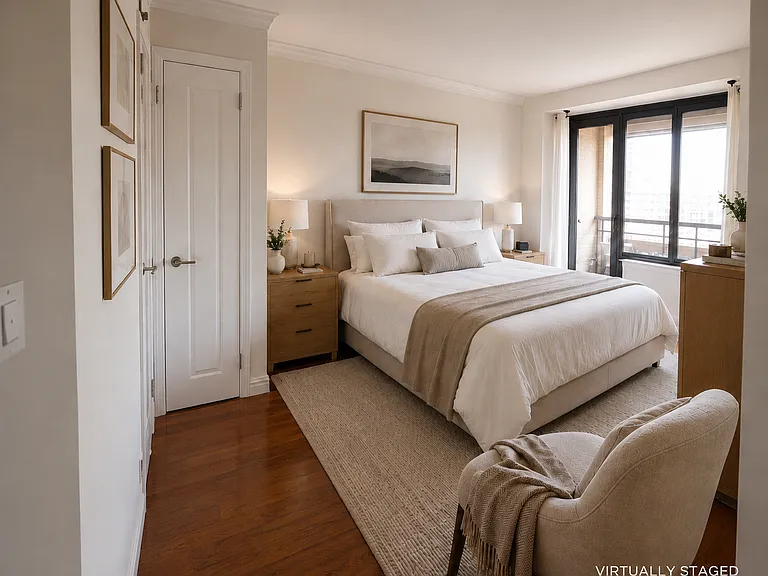 330 E 38th St #17B — Photo 4