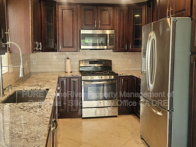 3 bed, 2.0 bath, 1293 sqft, $6,500 — Photo 4