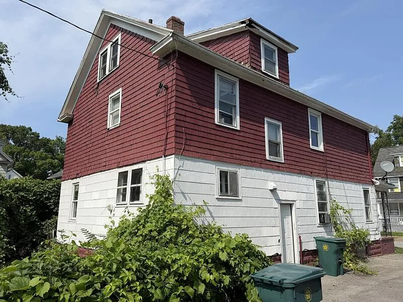 107 Sterling St