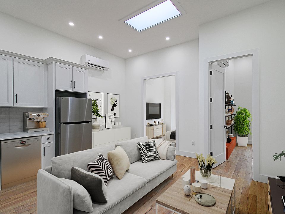 1st image of 27 Cornelia St Floor 3