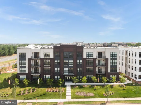 43820 Trackside Ter Unit 404, Ashburn, VA 20147