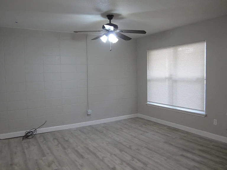 109 Chicago Ave SE #1 — Photo 6