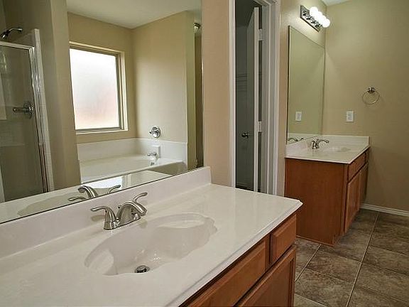 5th image of 2601 Castle Pines Dr