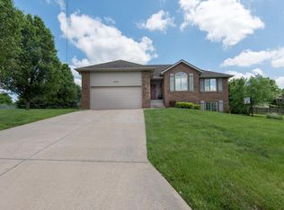 906 Strawberry Ct, Nixa, MO 65714