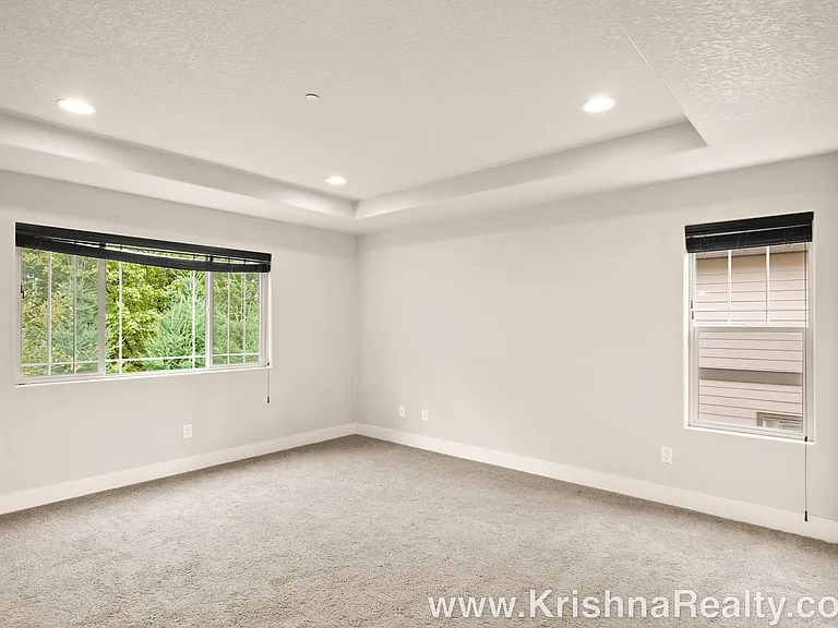 7515 NE Owens St — Photo 13