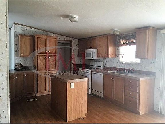 5th image of 2977 Daffodil Ln